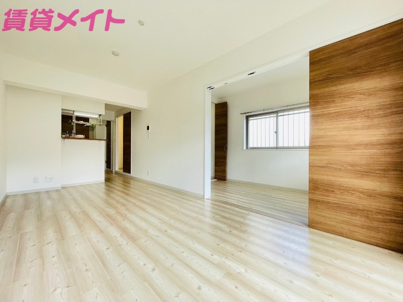 居室・リビング　同型参考写真