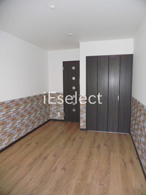 居室・リビング　おしゃれなアクセントクロス仕様