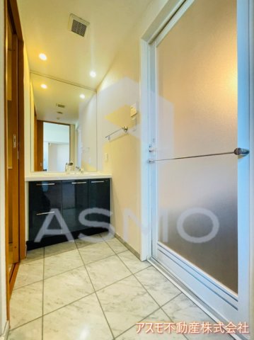 洗面設備　同マンション別部屋　参考写真