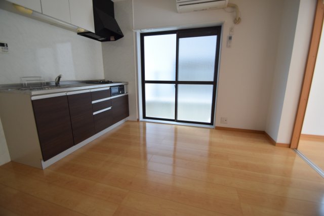 居室・リビング　エアコン付きです