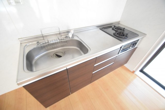 キッチン　システムキッチンにリニューアルしました