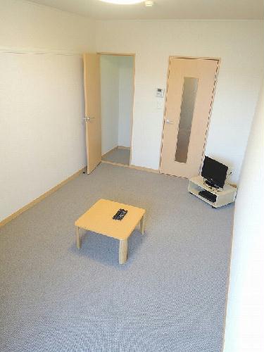 居室・リビング　広々としたお部屋です