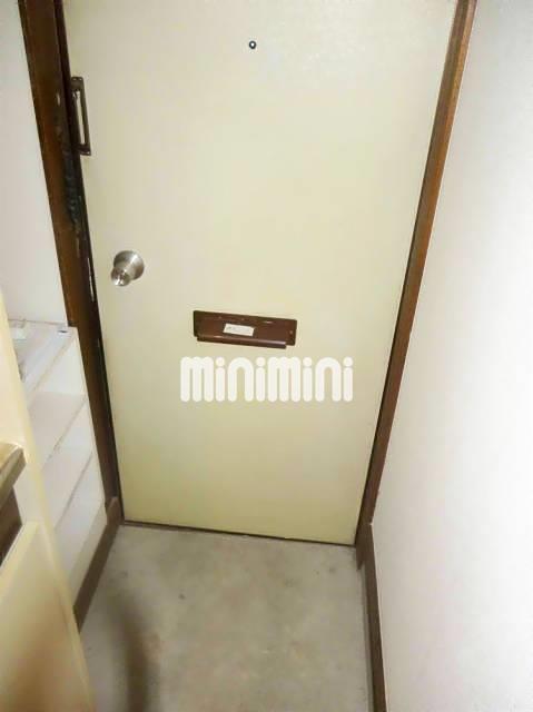 玄関　靴箱あります