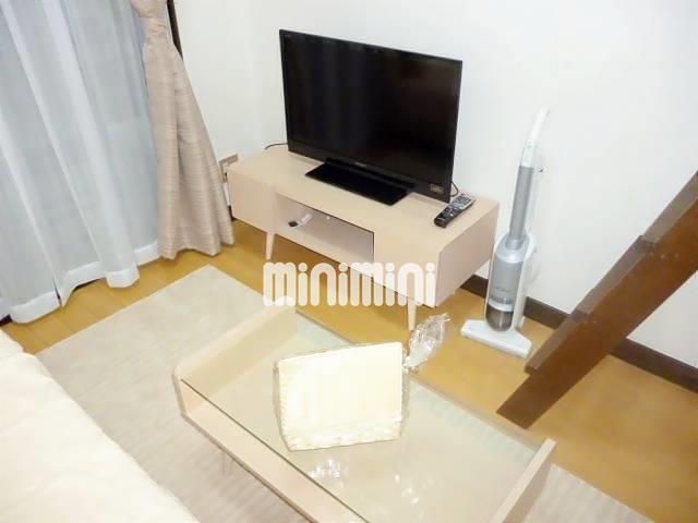 エントランス　３２型テレビです