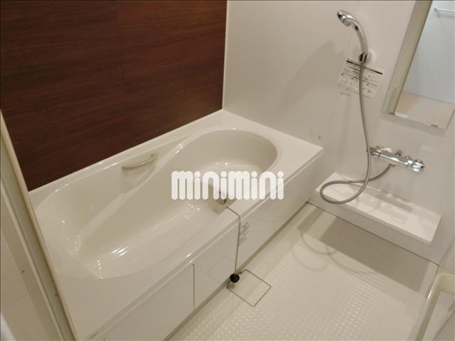 バス・シャワールーム　お風呂で１日の疲れを癒してください。