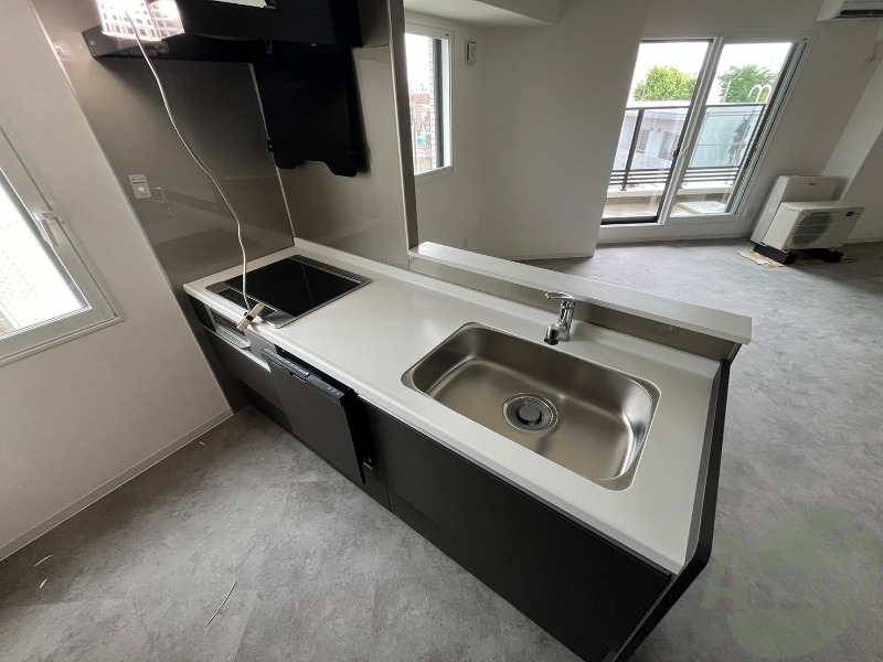 キッチン　キッチンはスペースも広々していて使いやすそうですよ！