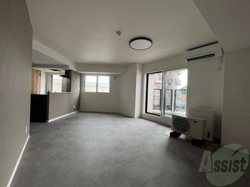 居室・リビング　広くてキレイなお部屋が広がっていて、充実した生活が送れそう。