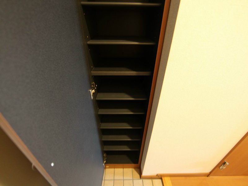 玄関　玄関　シューズボックス付（収納充実してます）