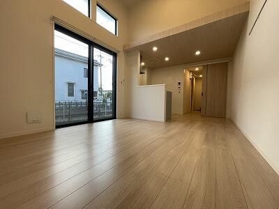 居室・リビング　別号室参考写真