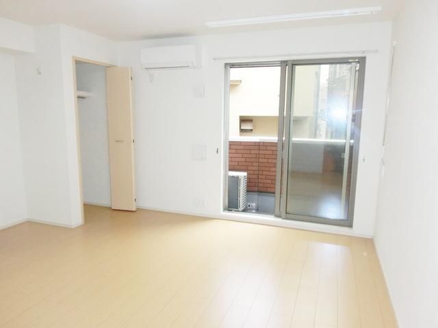 居室・リビング　★開放的なリビングスペース10.8帖です★