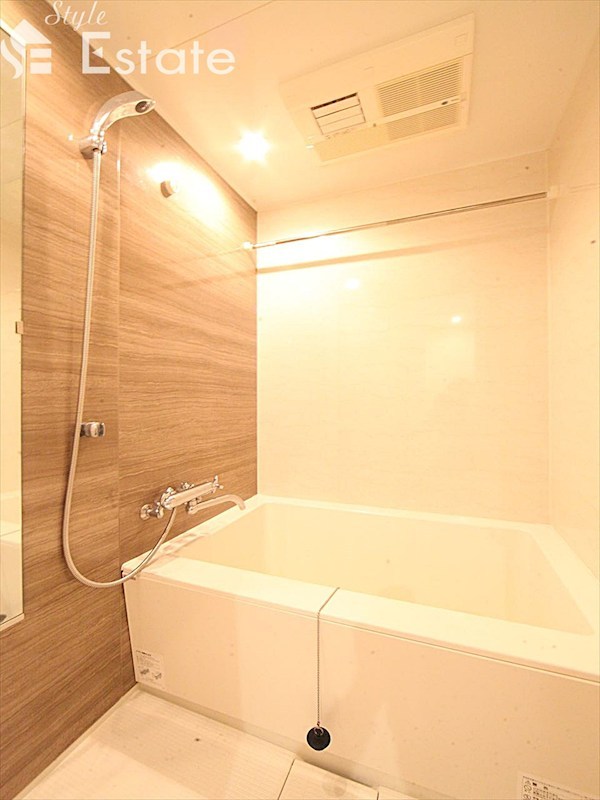 バス・シャワールーム　バスルーム