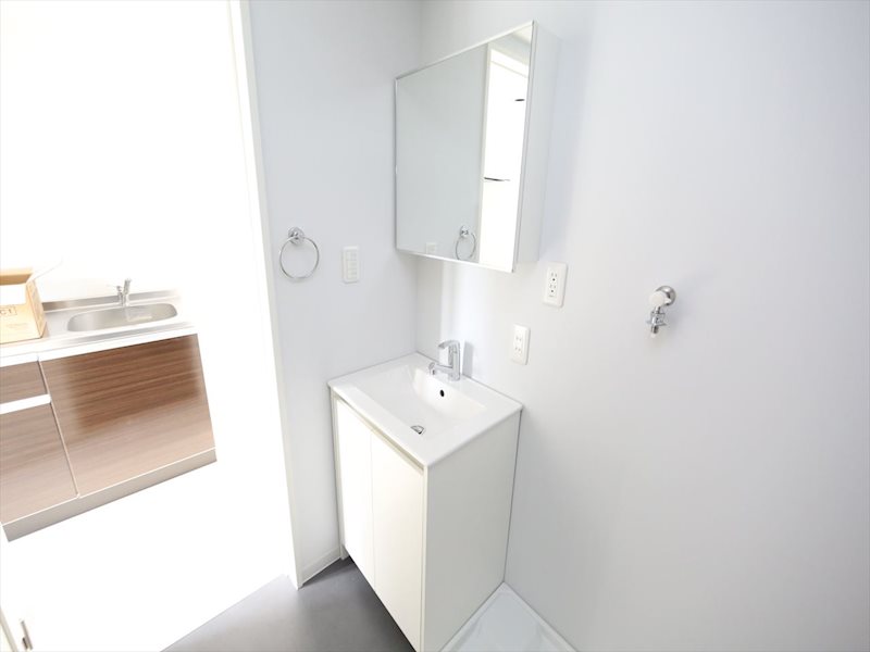 洗面設備　脱衣所　シャワー独立洗面台（洗濯機用意できます