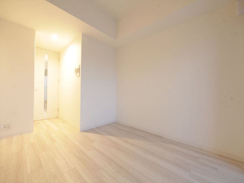 その他　洋室7.3帖　収納充実　エアコン付　バルコニーに面しています