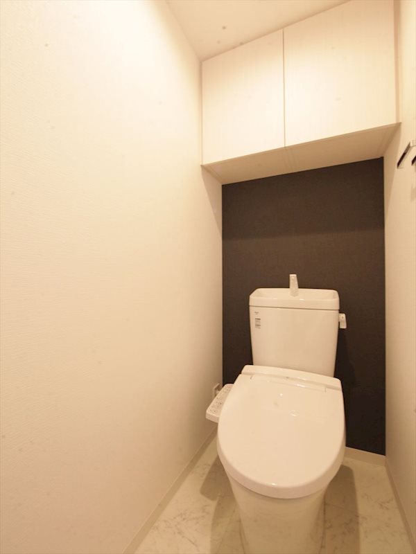 トイレ　温水洗浄便座付トイレ