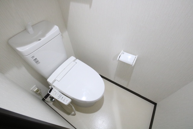 トイレ　※他のお部屋の参考写真です