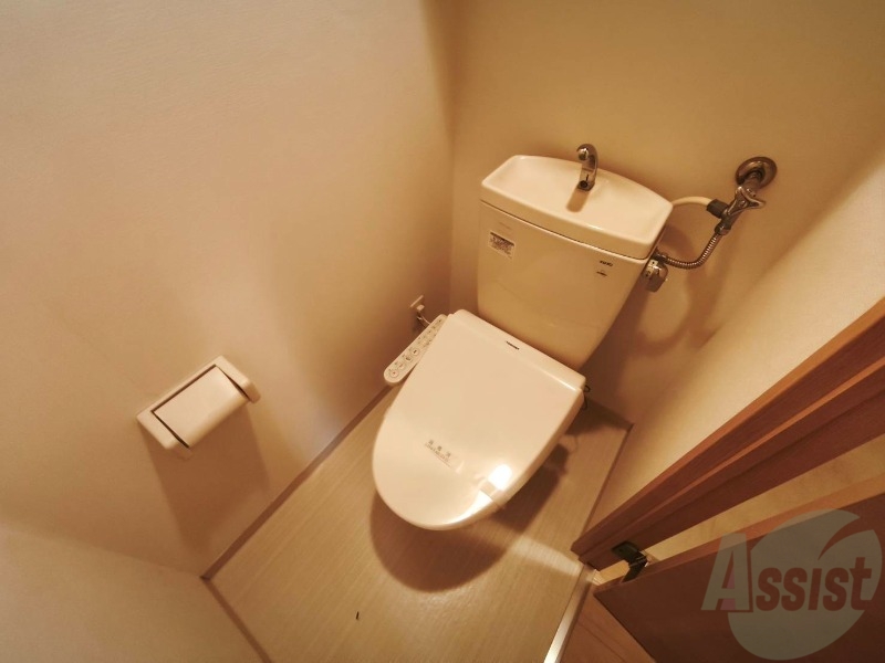 トイレ　ウォシュレット機能がついたトイレ。安心して使用できますね。