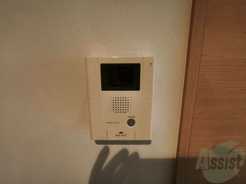 セキュリティ　ＴＶモニター付インターホンです。来客者の顔が見えるので安心！