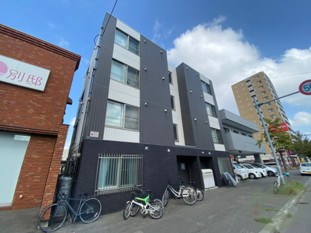 建物外観　札幌市中央区北５条西「ソレイユ５２２」