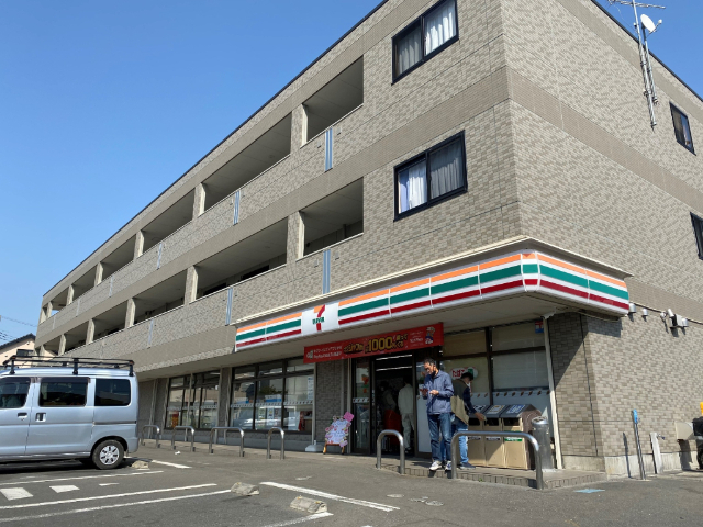 コンビニ　セブンイレブン流山駒木西店（コンビニ）まで571m