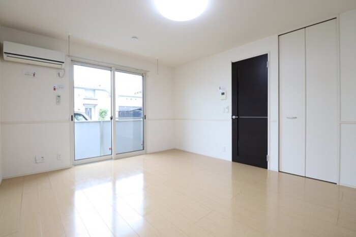 キッチン　対面システムキッチン（ＩＨコンロ付）