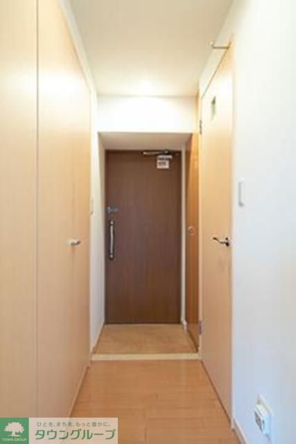 玄関　※写真は同タイプ住戸です。