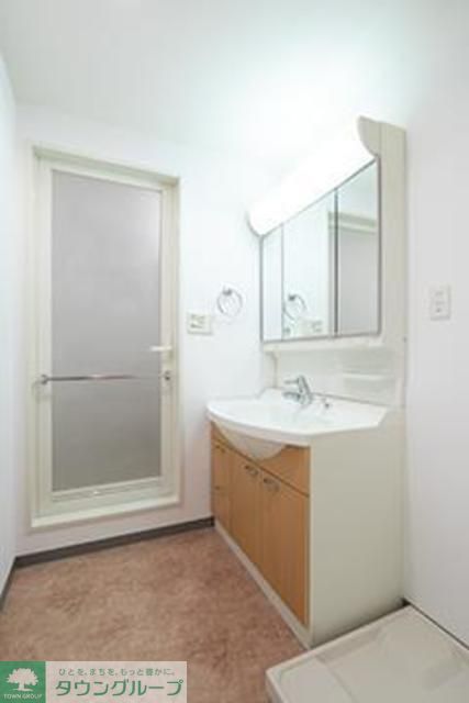 洗面設備　※写真は同タイプ住戸です。
