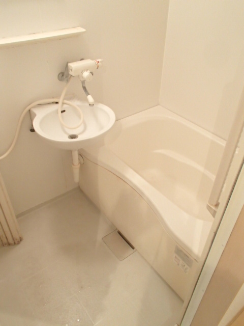 バス・シャワールーム　※別室参考写真　★ゆっくりくつろげるバスルーム★