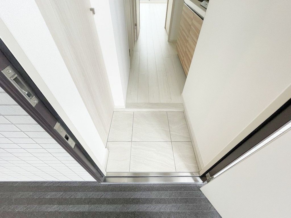 玄関　バルコニー