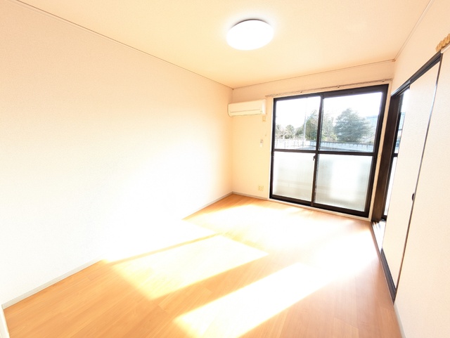 居室・リビング　☆南向きのお部屋☆