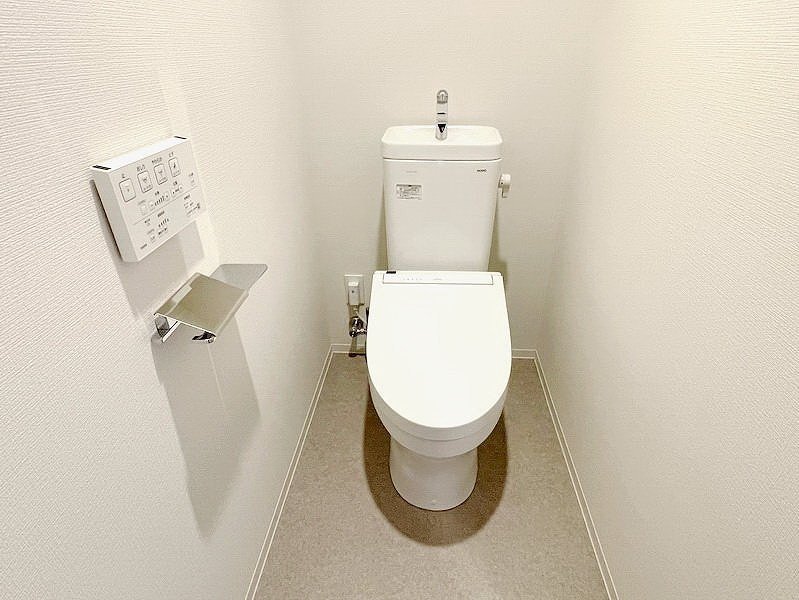 トイレ　※別部屋の参考写真です。