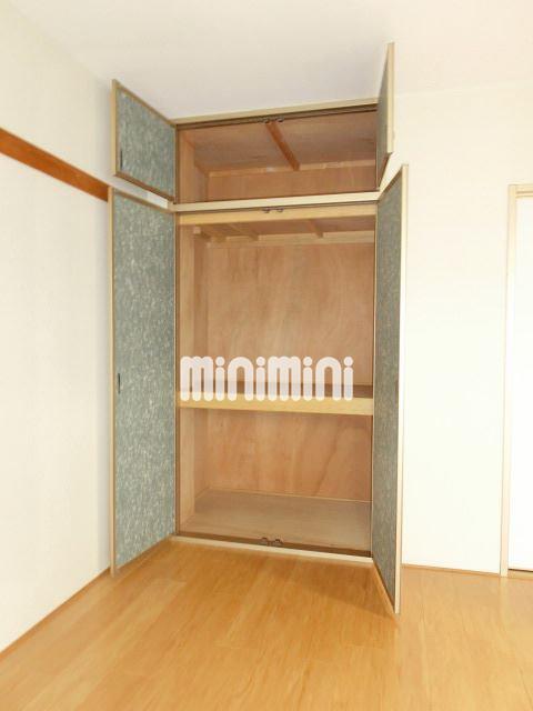 収納　天井まである大容量収納。