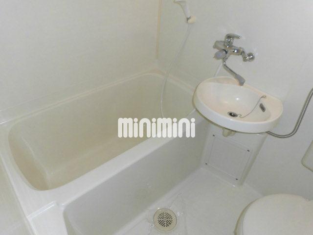 バス・シャワールーム　日々の疲れを癒すバスルームです。