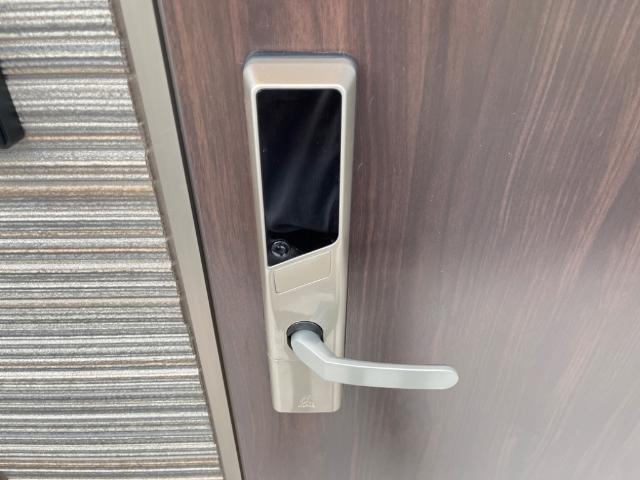 エントランス　電子キー