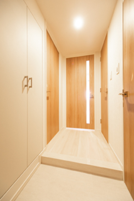 玄関　※写真は同タイプ住戸です。