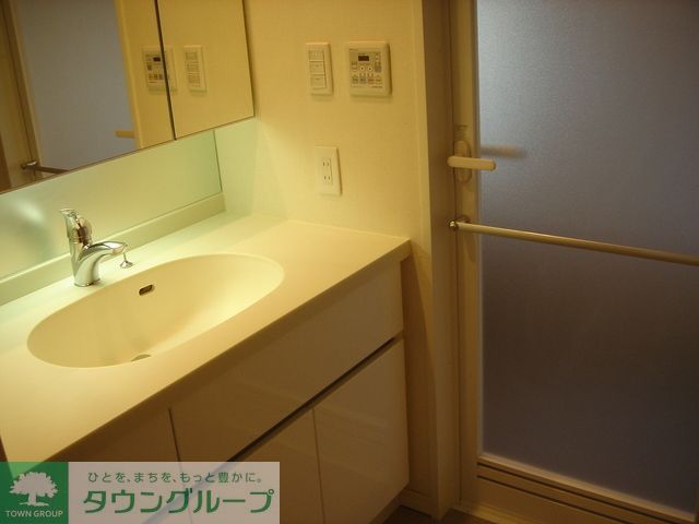 洗面設備　Hタイプ2005年8月撮影 同タイプ310号室の写真です。