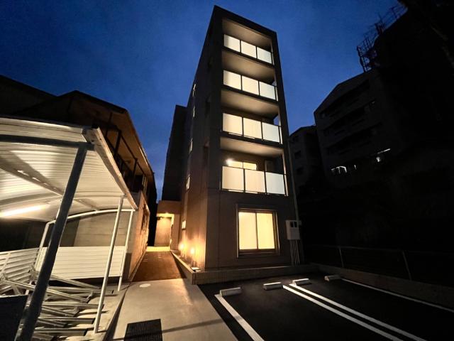 建物外観　外観写真（夜）