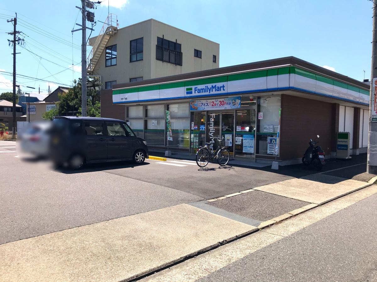 コンビニ　ファミリーマート杉村一丁目店（コンビニ）まで371m