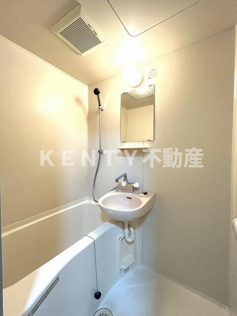 バス・シャワールーム　ゆったり過ごせるお風呂です