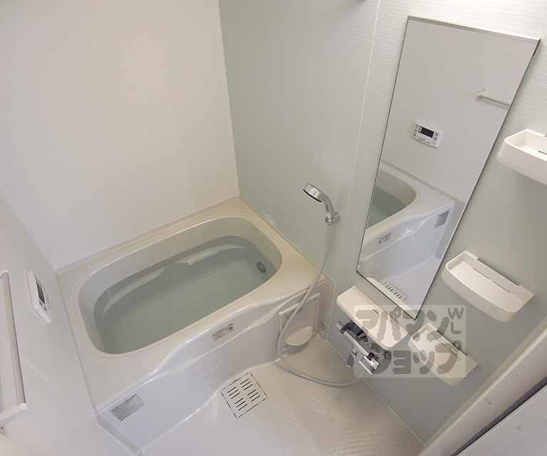 バス・シャワールーム　追い焚き機能付き浴室です。