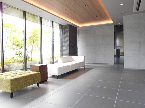 エントランス　エントランスホール　※2021年7月撮影