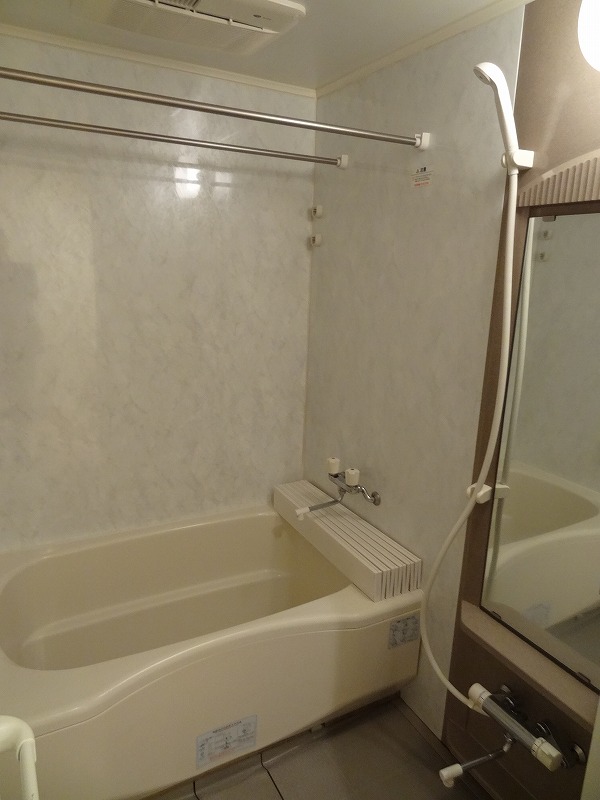 バス・シャワールーム　同タイプ反転画像（参考）