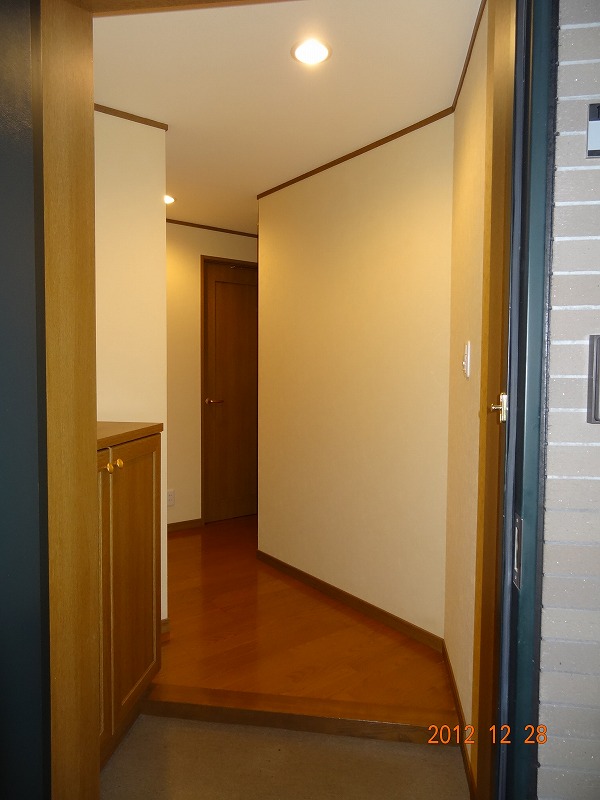 玄関　同タイプ反転画像（参考）