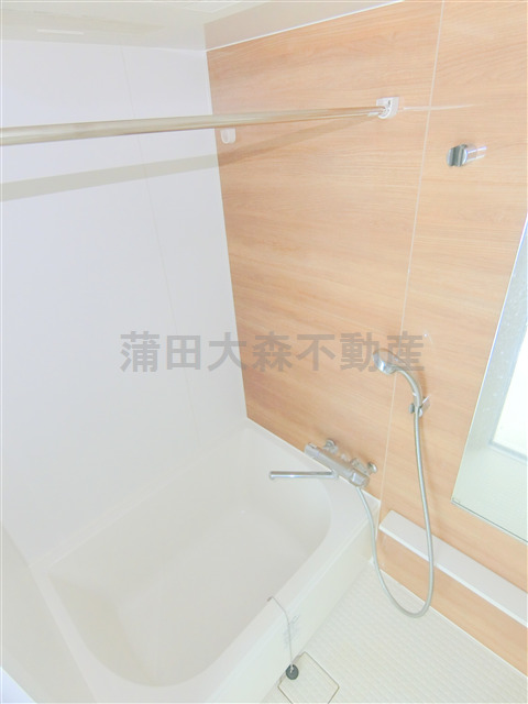 バス・シャワールーム　浴室乾燥機付きのお風呂　バスルーム