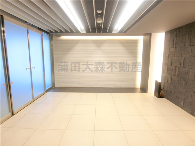 エントランス　防犯カメラTVモニター付オートロック宅配BOXメールBOX管