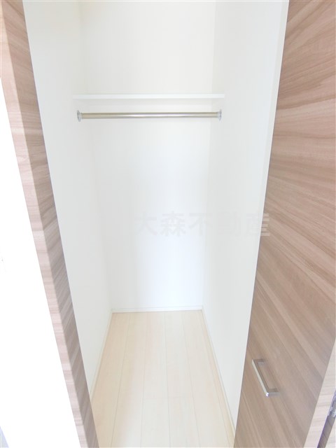 収納　奥行きある収納　ウォークインクローゼット