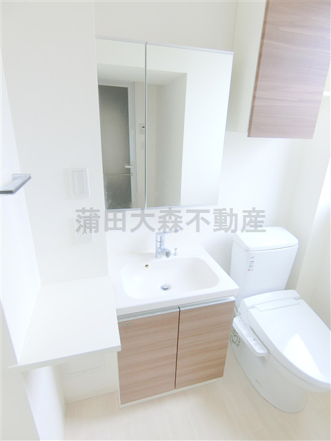 洗面設備　2面鏡の独立洗面台 　洗面脱衣所