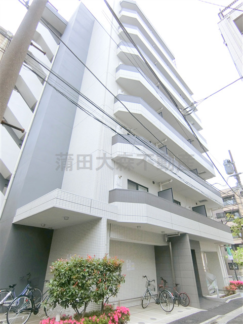 建物外観　2016年9月築　RC鉄筋コンクリート造地上8階建て総戸数2