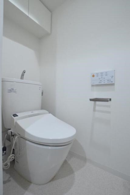 トイレ　別号室の参考写真です。