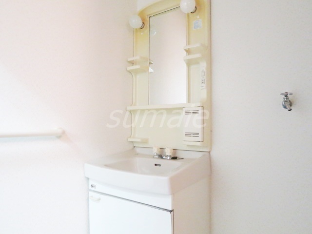 洗面設備　嬉しい独立洗面台です☆