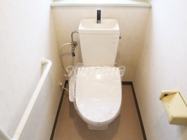 トイレ　温水洗浄便座付です☆